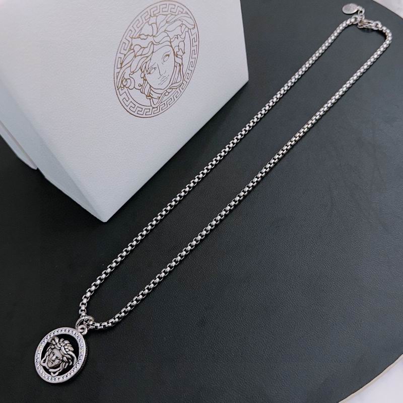 Versace necklace lyx198
